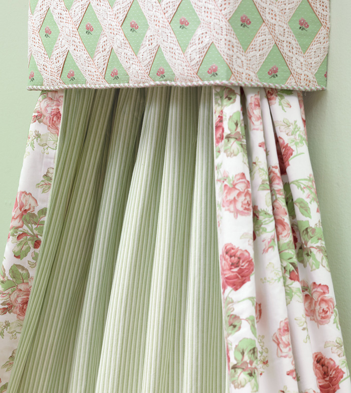 Parasol Ivy Cornice Drapery Small