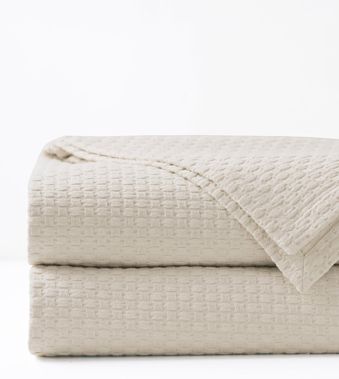 Tegan Matelasse Coverlet In Ivory