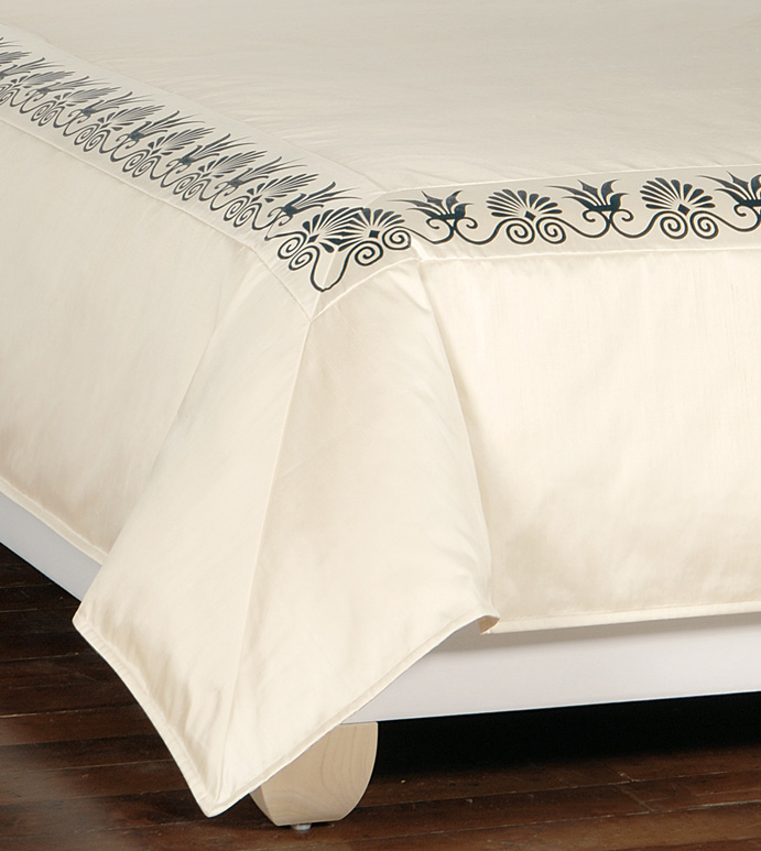 Anthemion Ivory/Black Duvet Cover