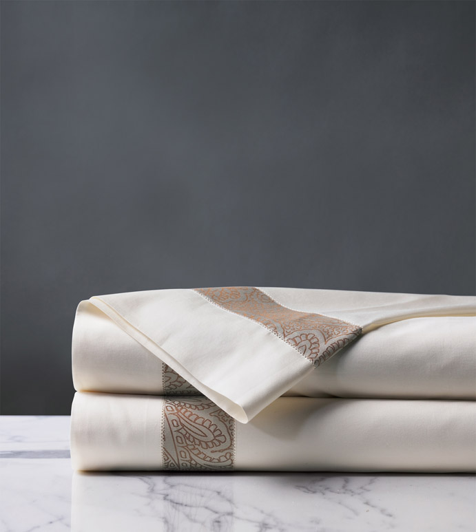 Cornice Ivory/Biscotti Flat Sheet