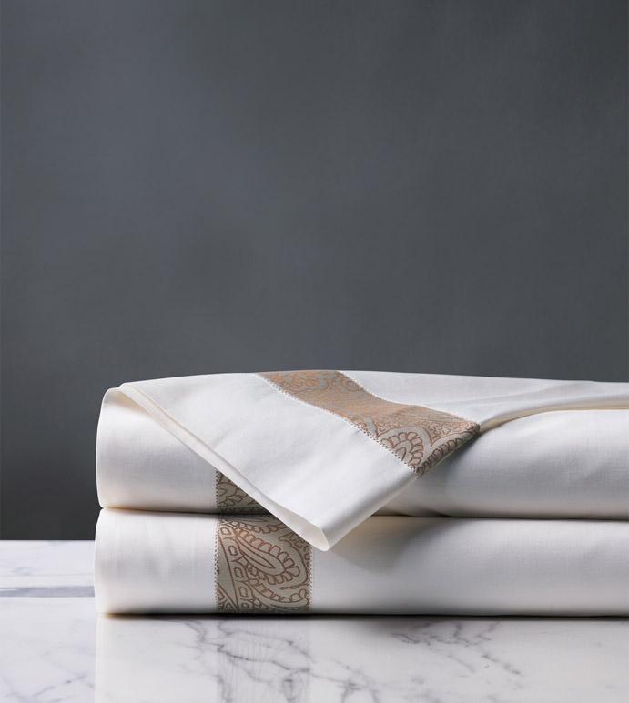Cornice White/Biscotti Flat Sheet