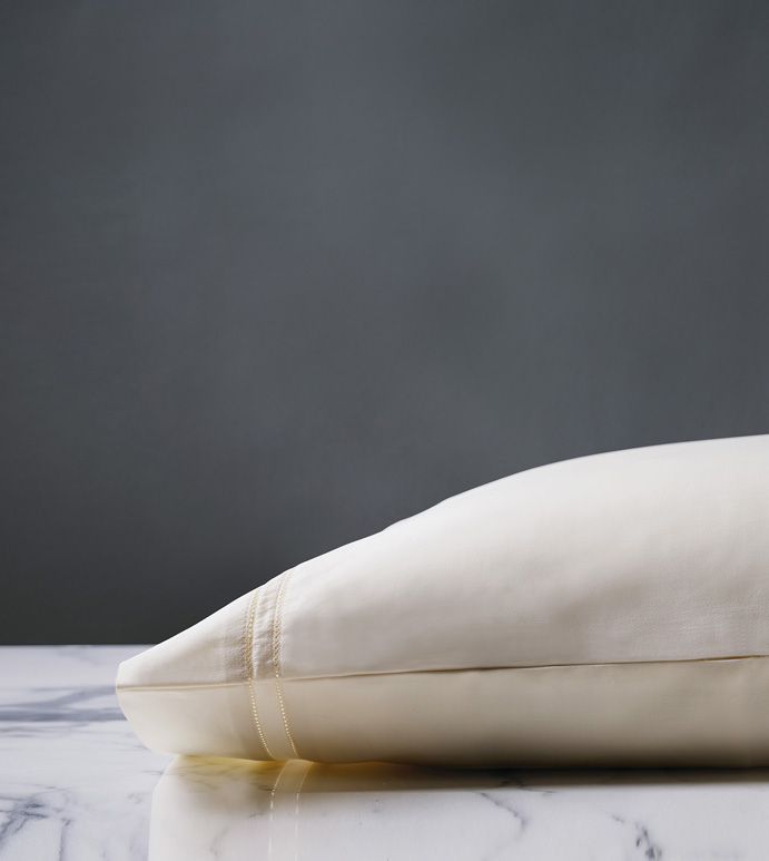 Lusso Sateen Pillowcase in Ivory