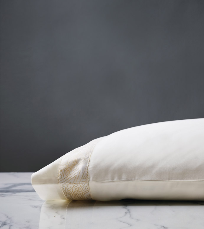 Cornice Lunetta Ivory/Pearl Pillowcase