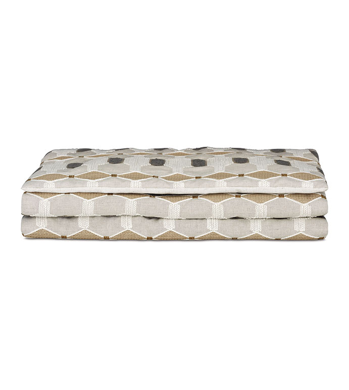 LEVI EMBROIDERED BED SCARF