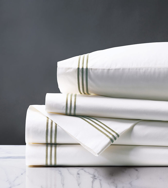 Tessa White/Aqua Sheet Set
