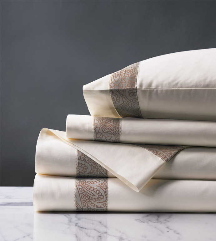 Cornice Ivory/Biscotti Sheet Set