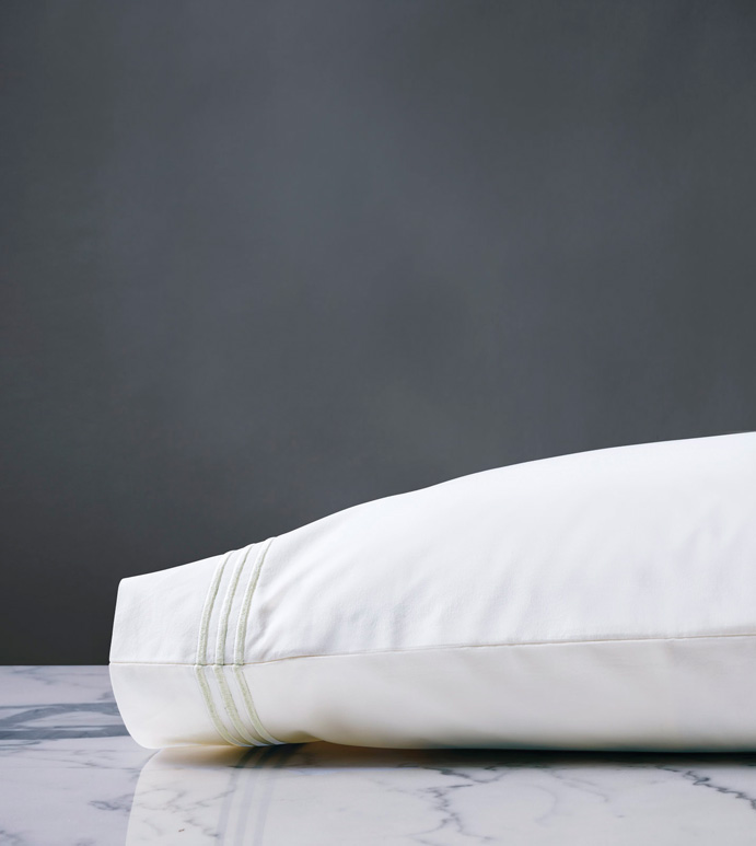 Tessa Satin Stitch Pillowcase in White/White