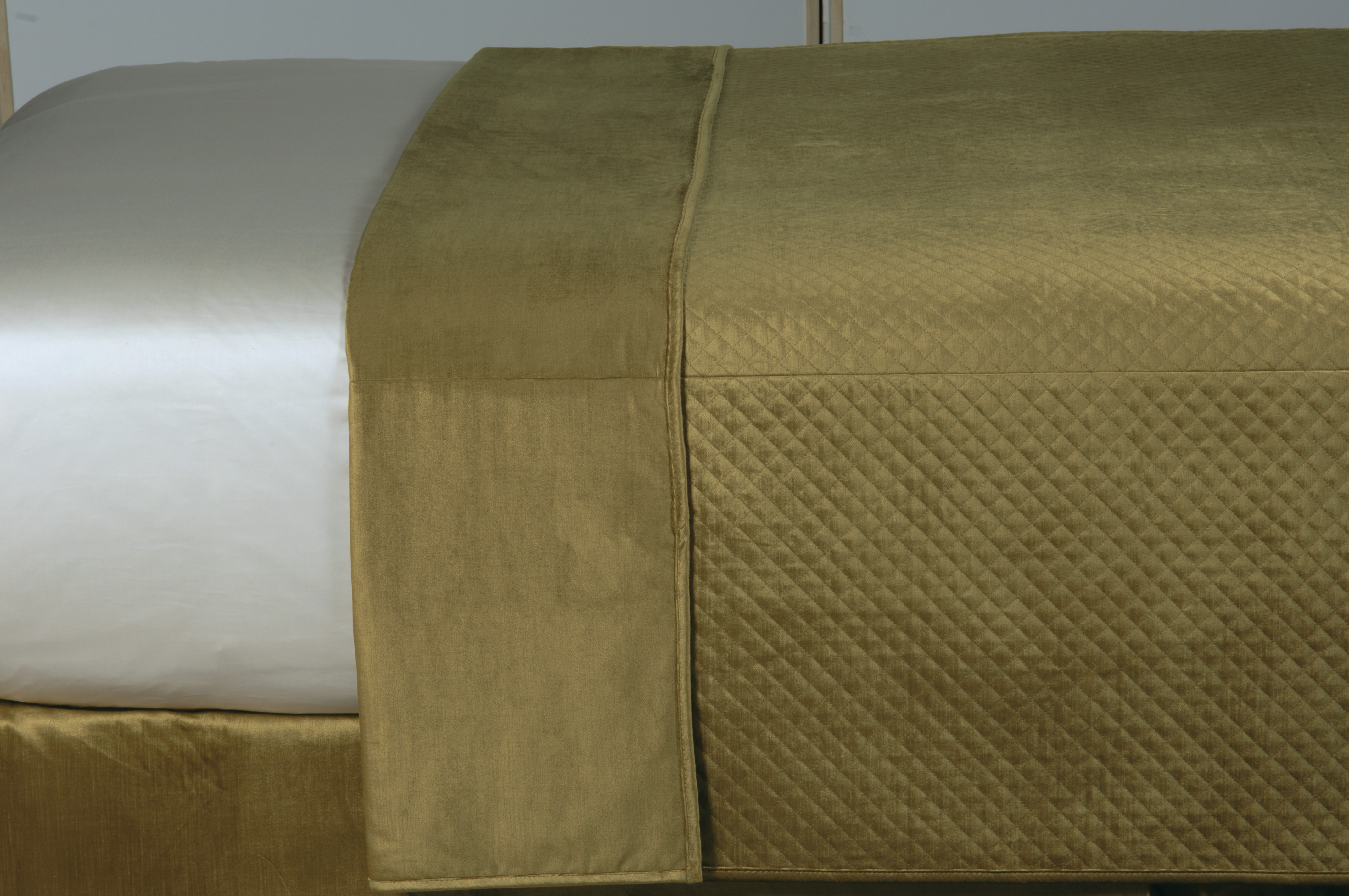 Reuss Olive Coverlet