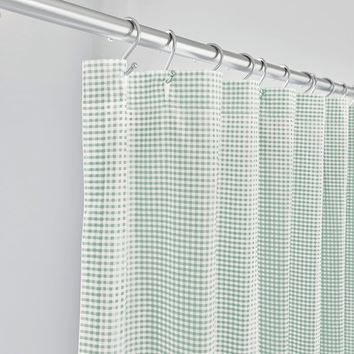 MALAYA GINGHAM SHOWER CURTAIN IN LEAF