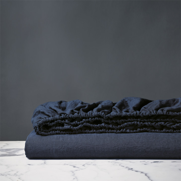 Shiloh Linen Fitted Sheet in Indigo