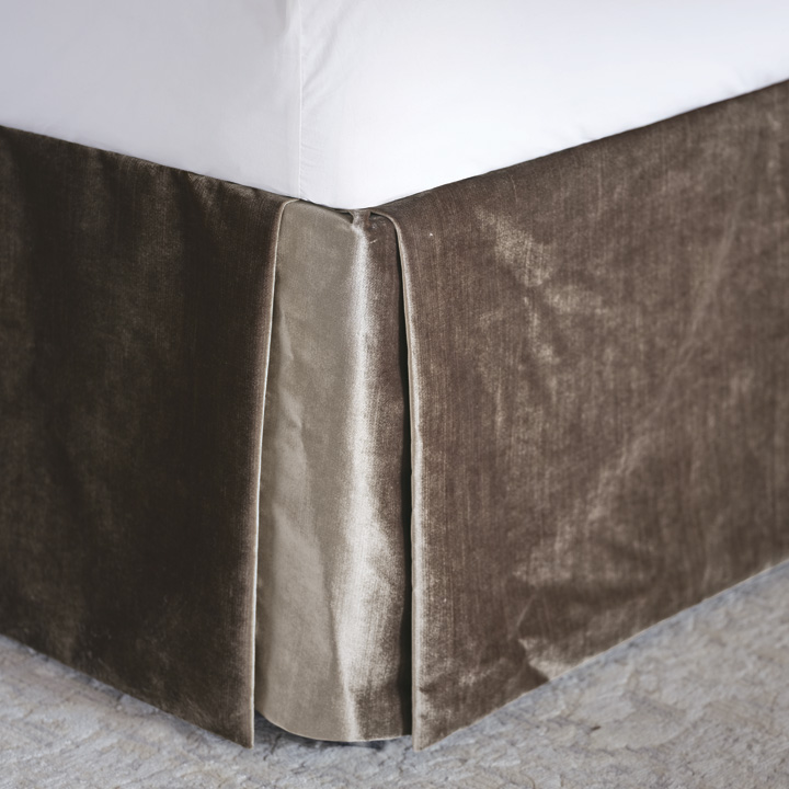 LAETITIA VELVET BED SKIRT